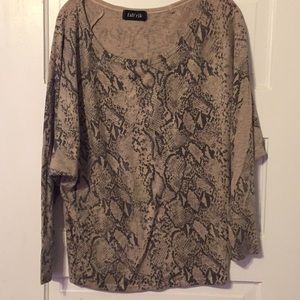 Long sleeve top by Fab’rik